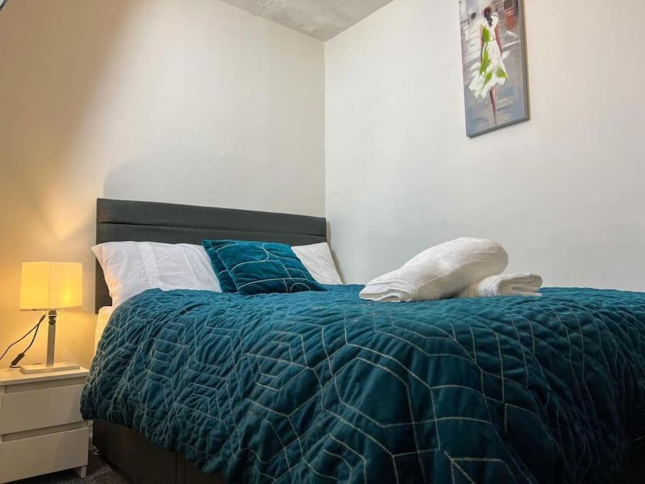 Adorable 2 Bed House Ideal For Family Of Four Villa Manchester Dış mekan fotoğraf